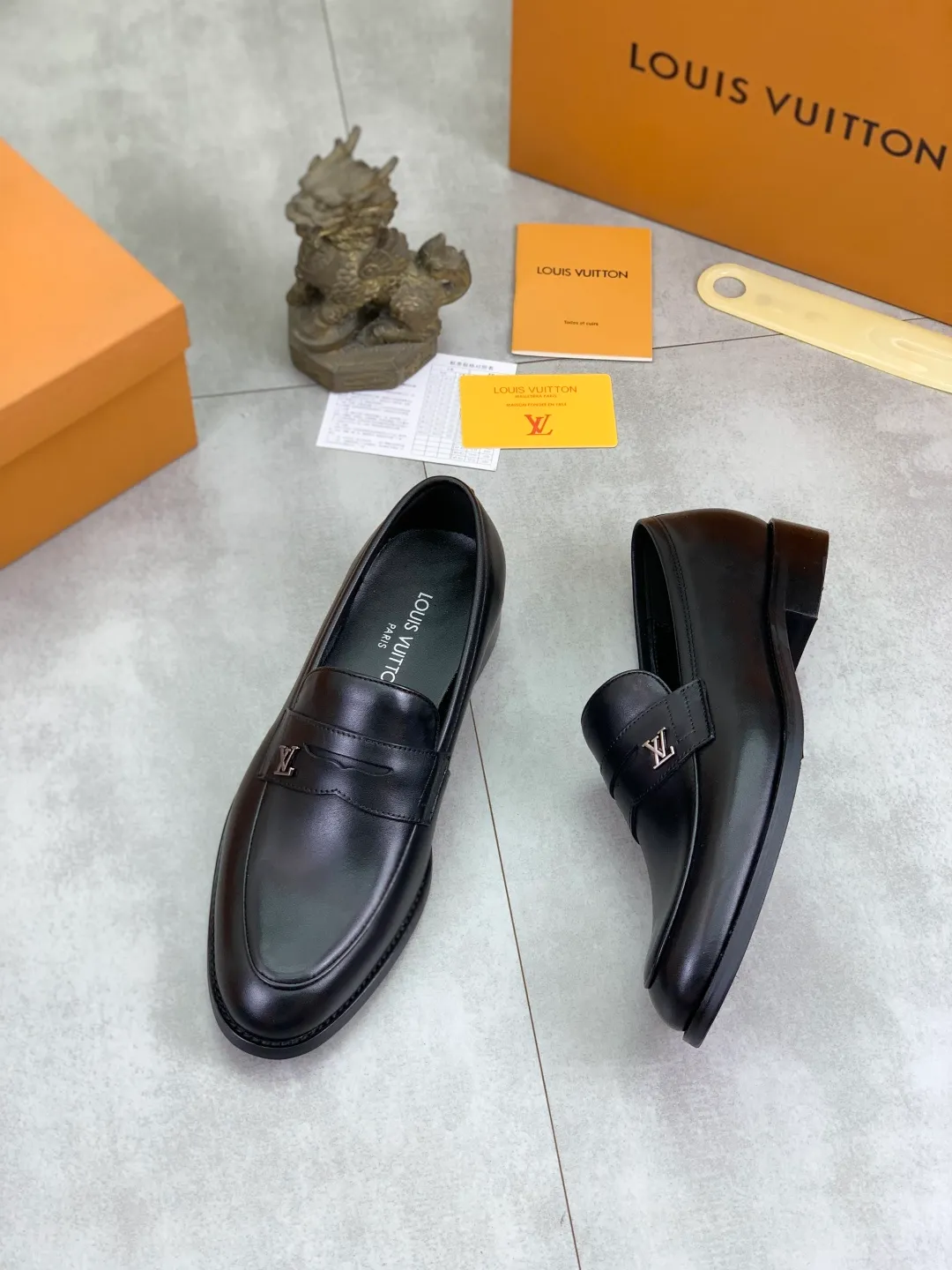 Men's Men's Shoes 💰P420 [New Style] 💰Yangli💎💎💎[Louis Vuitton] LV high-end men's formal business leather shoes, original order 1:1! Original imported calfskin, original metal buckle, imported sheepskin lining for feet, original outsole, men's shoe size: 39-45 (38.46 customized) black optional
